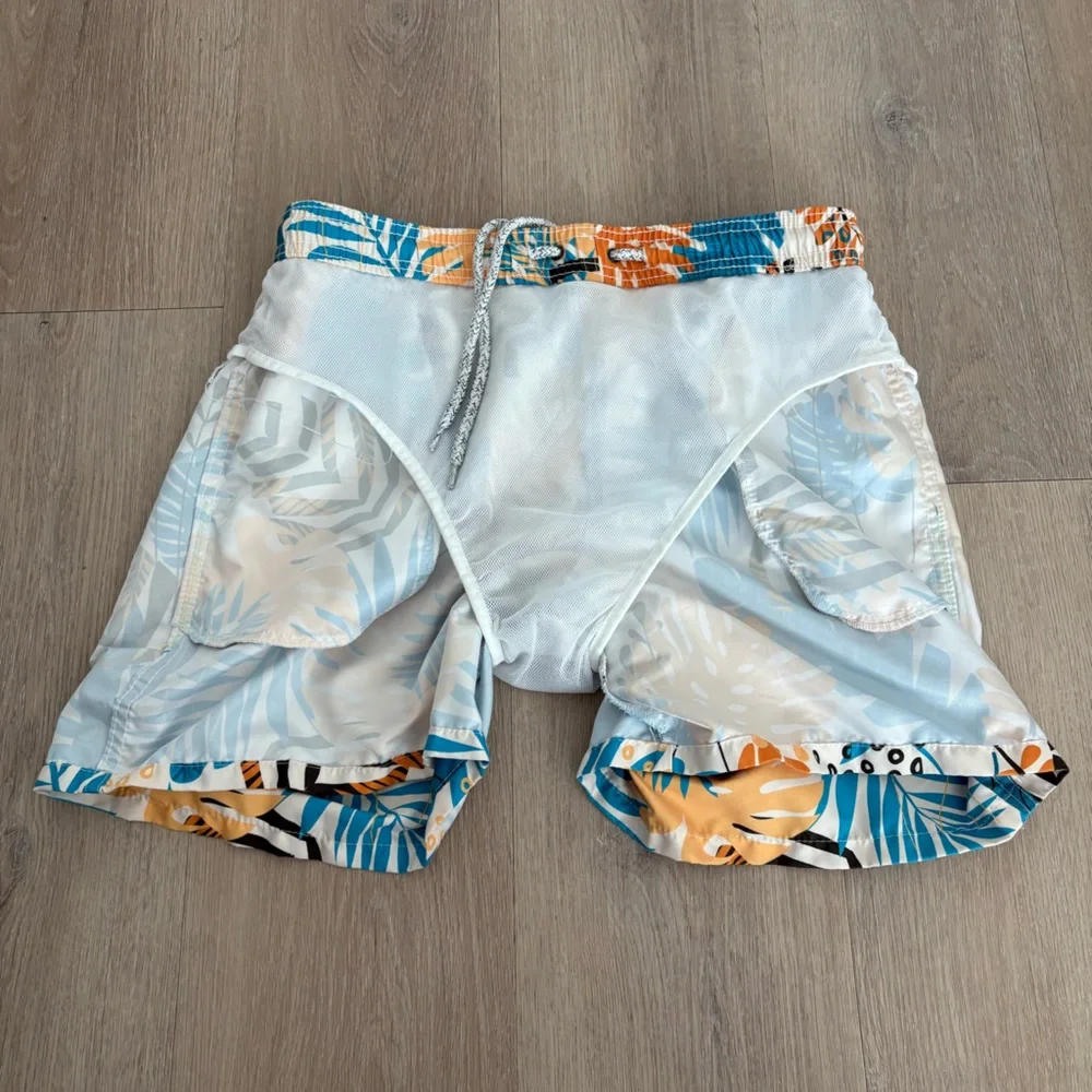 Boys Swim Trunks Shorts Large Blue Orange Cream
Tropical Print Summer Swim Pool - Picture 6 of 13